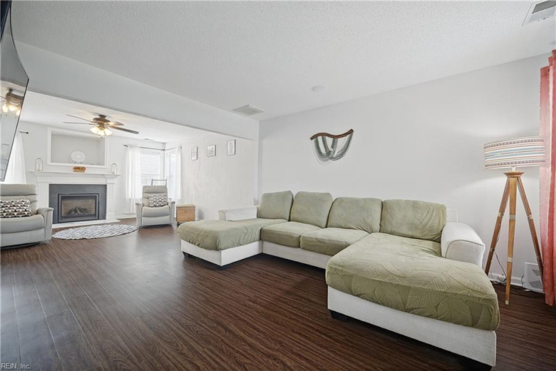 Photo 5 of 35 residential for sale in Virginia Beach virginia
