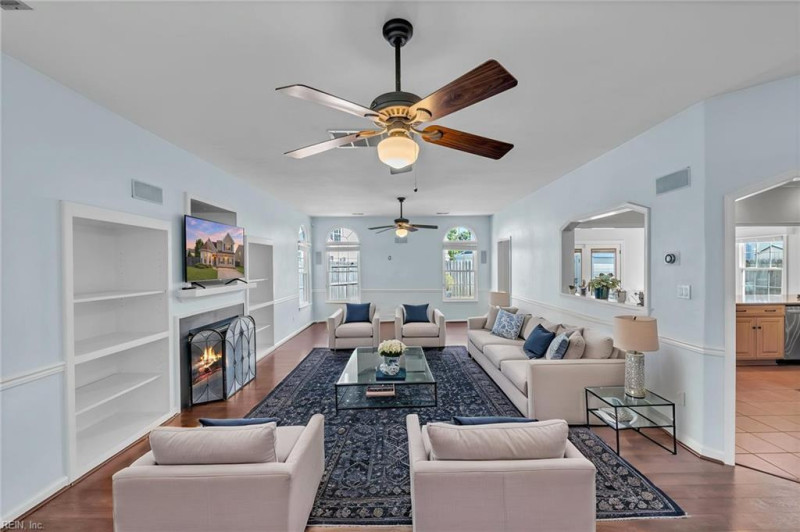 Photo 11 of 47 residential for sale in Virginia Beach virginia