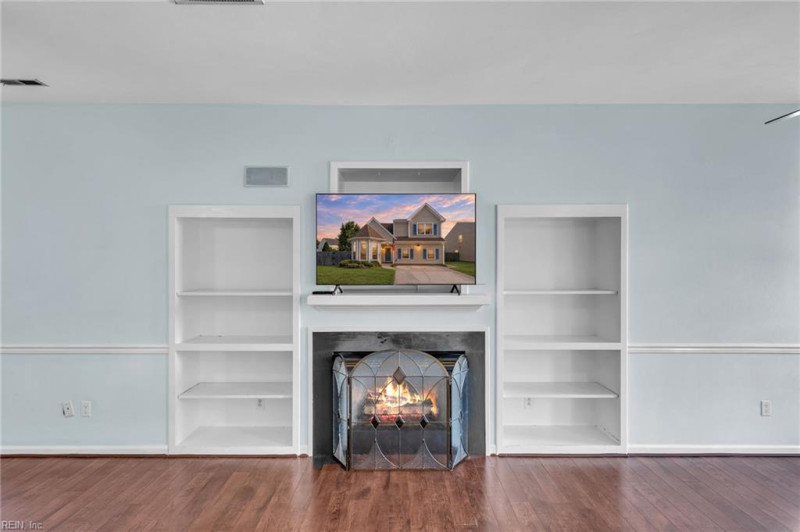 Photo 12 of 47 residential for sale in Virginia Beach virginia