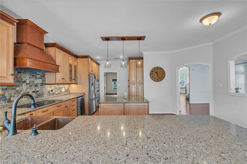 Photo 18 of 47 residential for sale in Virginia Beach virginia