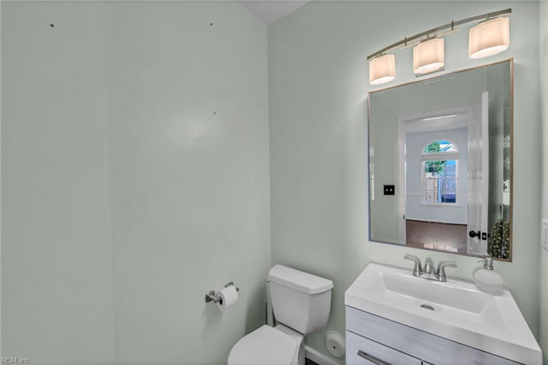 Photo 21 of 47 residential for sale in Virginia Beach virginia