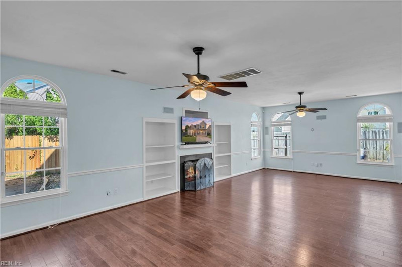 Photo 7 of 47 residential for sale in Virginia Beach virginia