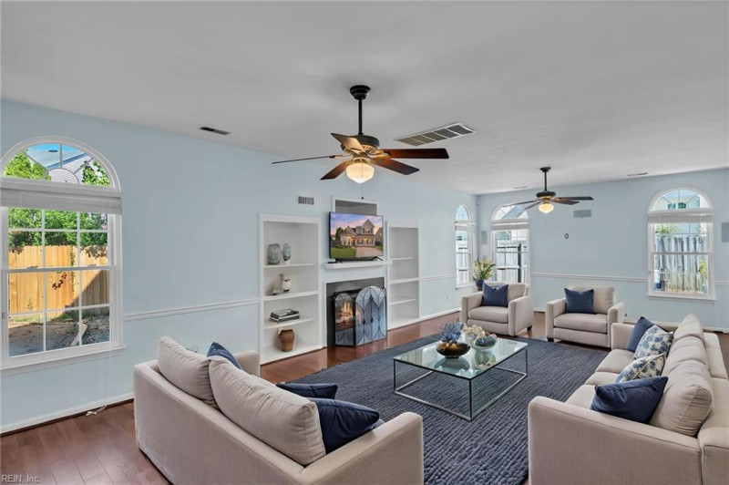 Photo 8 of 47 residential for sale in Virginia Beach virginia