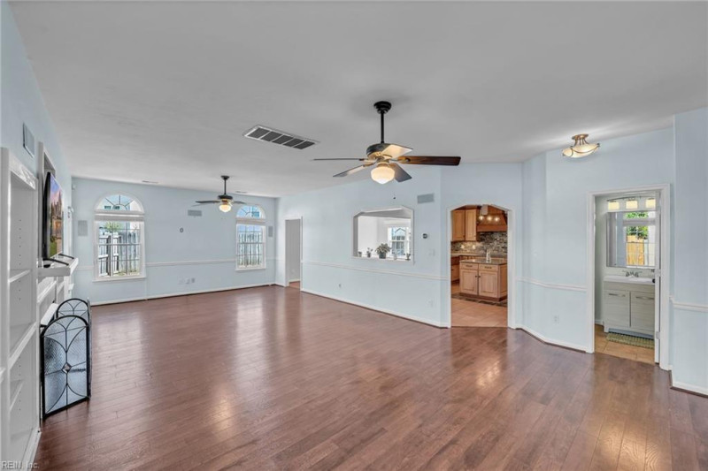 Photo 9 of 47 residential for sale in Virginia Beach virginia