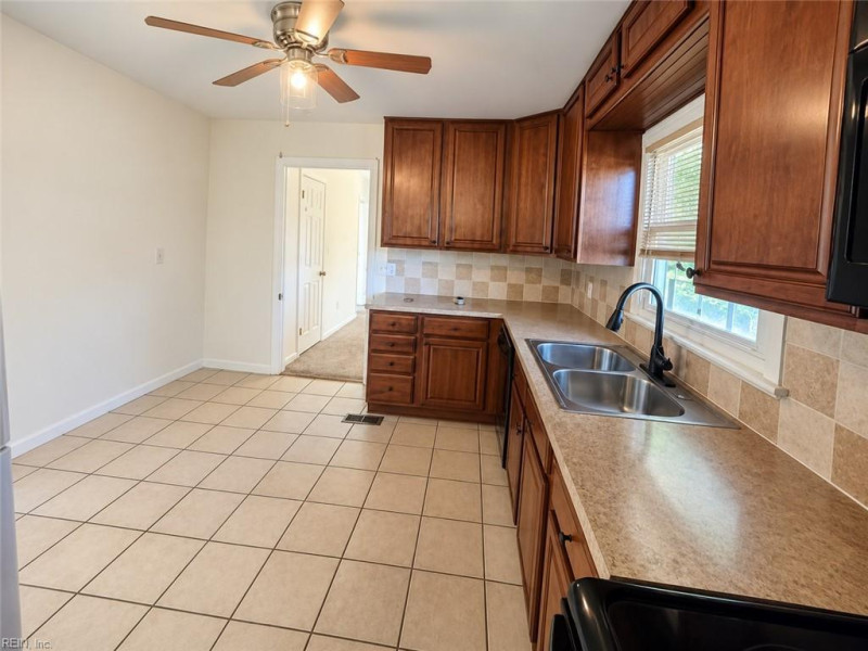 Photo 4 of 30 residential for sale in Newport News virginia