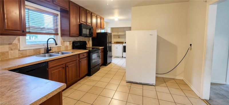 Photo 5 of 30 residential for sale in Newport News virginia