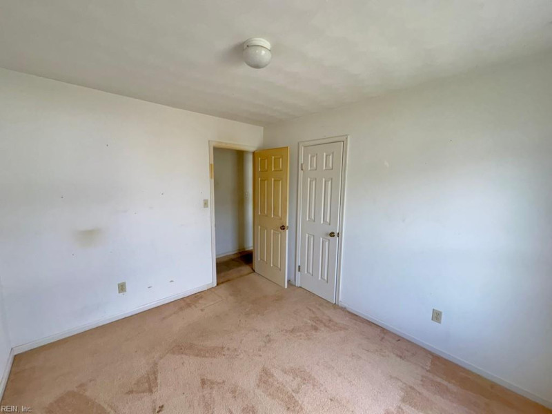 Photo 10 of 16 residential for sale in Portsmouth virginia