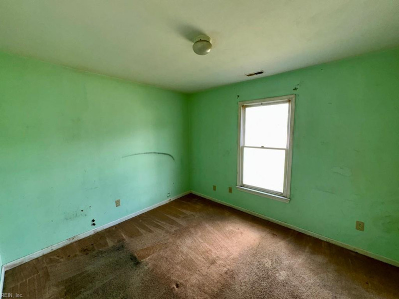 Photo 11 of 16 residential for sale in Portsmouth virginia