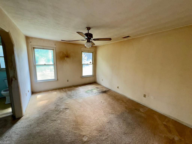 Photo 14 of 16 residential for sale in Portsmouth virginia