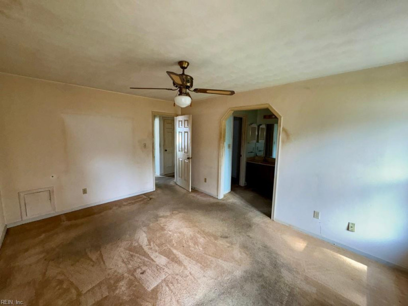Photo 15 of 16 residential for sale in Portsmouth virginia