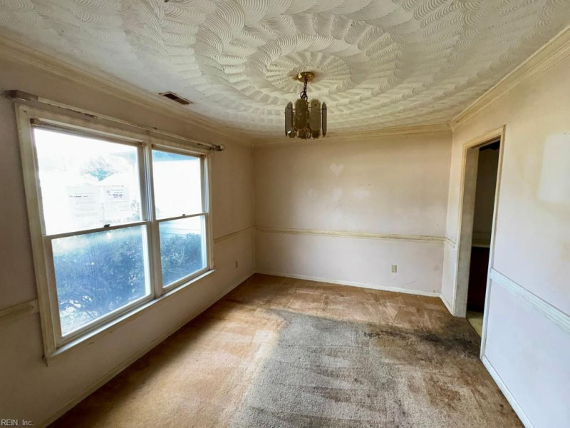 Photo 3 of 16 residential for sale in Portsmouth virginia