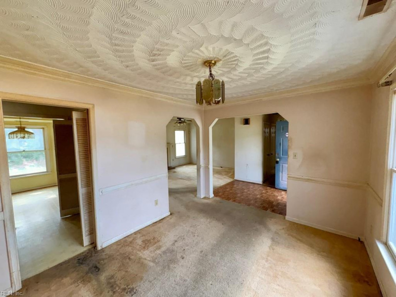 Photo 4 of 16 residential for sale in Portsmouth virginia