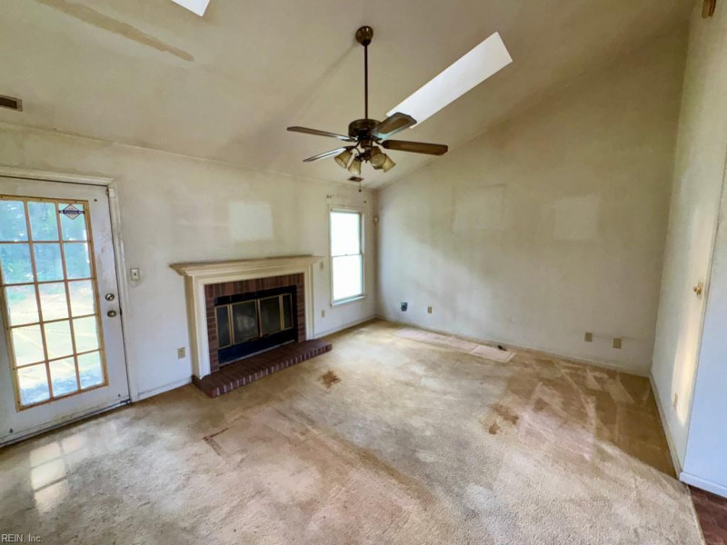 Photo 5 of 16 residential for sale in Portsmouth virginia