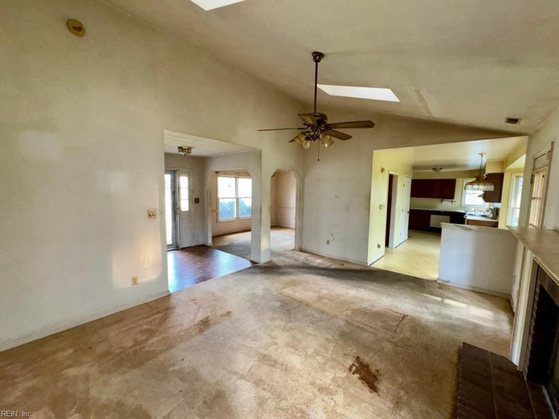 Photo 6 of 16 residential for sale in Portsmouth virginia