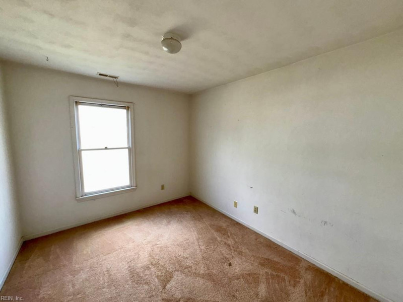 Photo 9 of 16 residential for sale in Portsmouth virginia