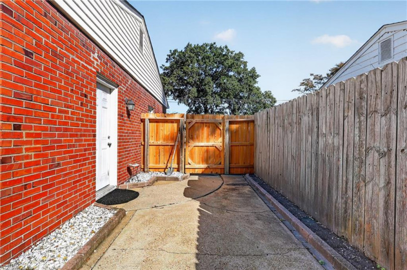 Photo 40 of 43 residential for sale in Norfolk virginia Photo 40 of 43 residential for sale in Norfolk virginia