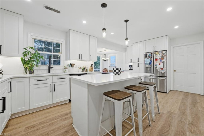 Photo 11 of 24 residential for sale in Virginia Beach virginia