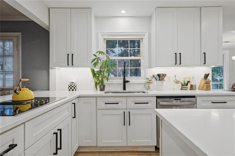 Photo 12 of 24 residential for sale in Virginia Beach virginia
