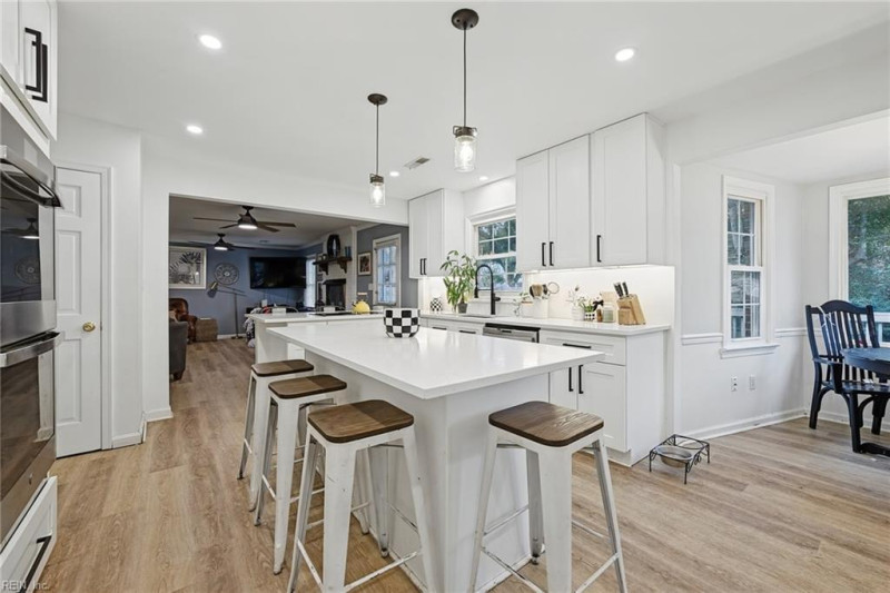 Photo 13 of 24 residential for sale in Virginia Beach virginia