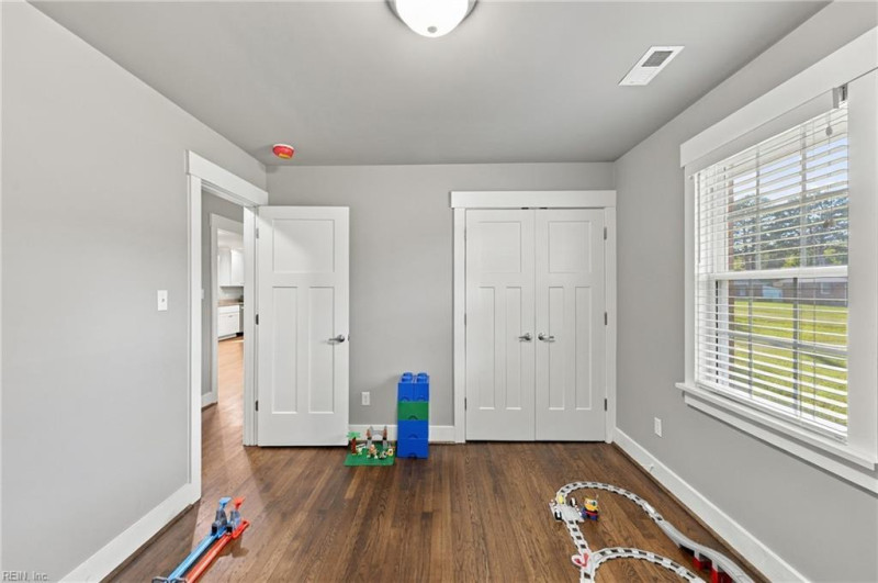Photo 30 of 50 residential for sale in Chesapeake virginia Photo 30 of 50 residential for sale in Chesapeake virginia