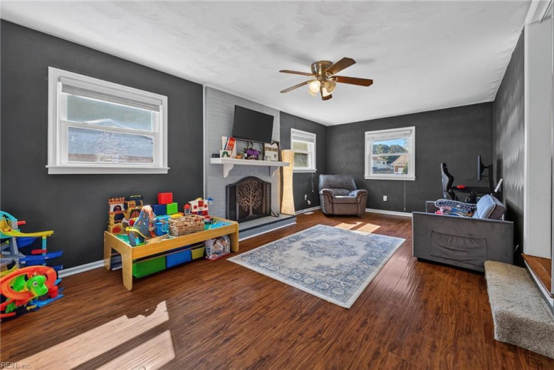 Photo 11 of 26 residential for sale in Portsmouth virginia