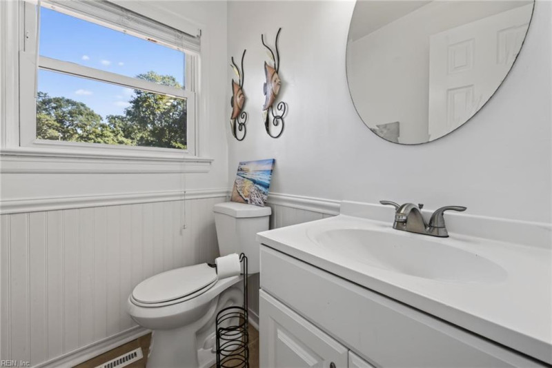 Photo 12 of 26 residential for sale in Portsmouth virginia