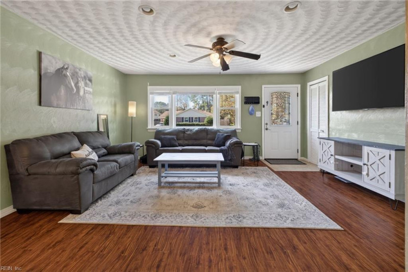 Photo 3 of 26 residential for sale in Portsmouth virginia