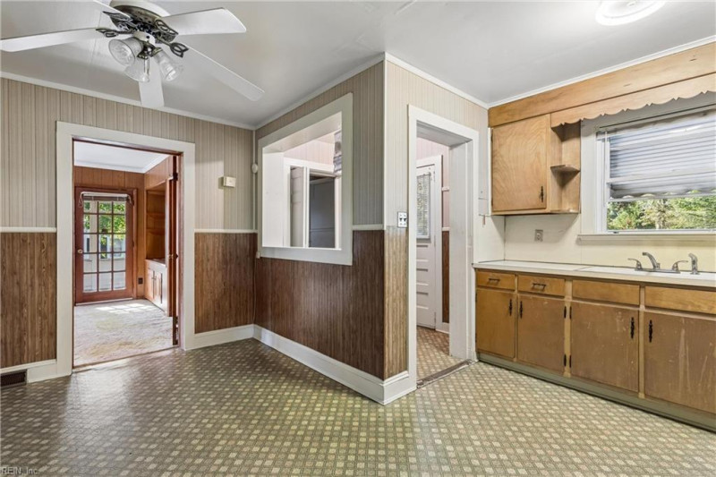 Photo 11 of 21 residential for sale in Gloucester County virginia