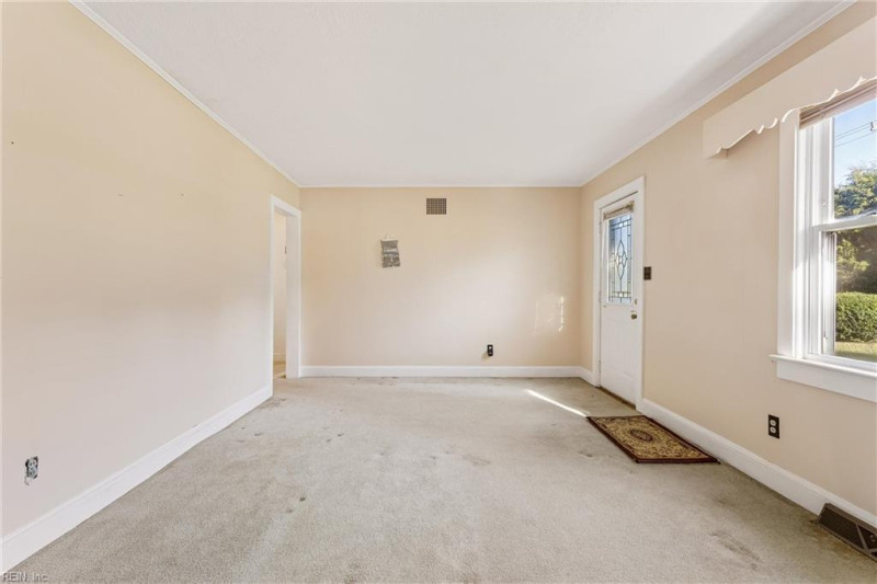 Photo 7 of 21 residential for sale in Gloucester County virginia