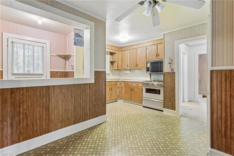 Photo 9 of 21 residential for sale in Gloucester County virginia