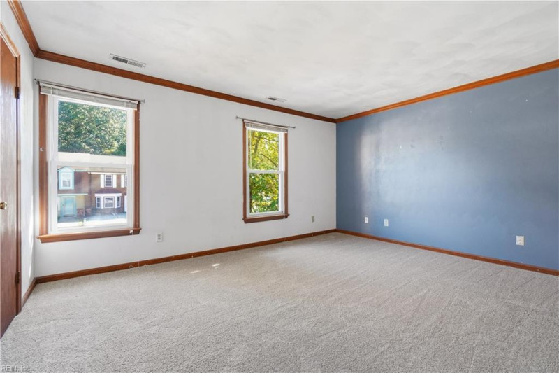 Photo 12 of 28 residential for sale in Chesapeake virginia