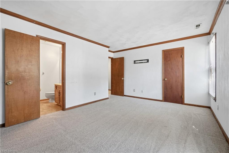 Photo 13 of 28 residential for sale in Chesapeake virginia