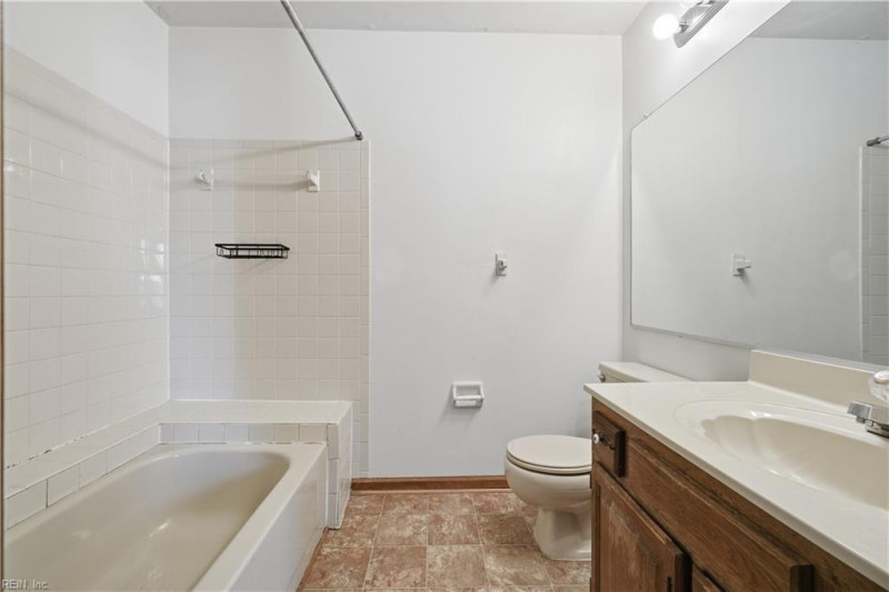 Photo 15 of 28 residential for sale in Chesapeake virginia