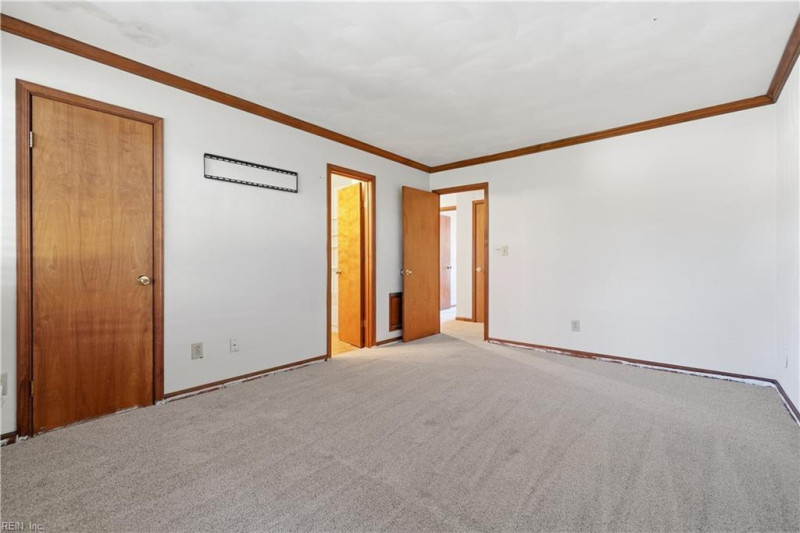 Photo 18 of 28 residential for sale in Chesapeake virginia