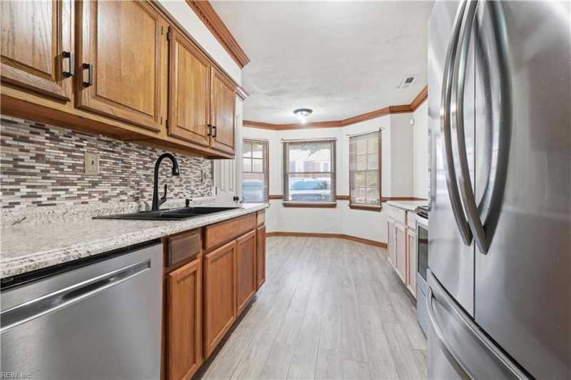 Photo 9 of 28 residential for sale in Chesapeake virginia