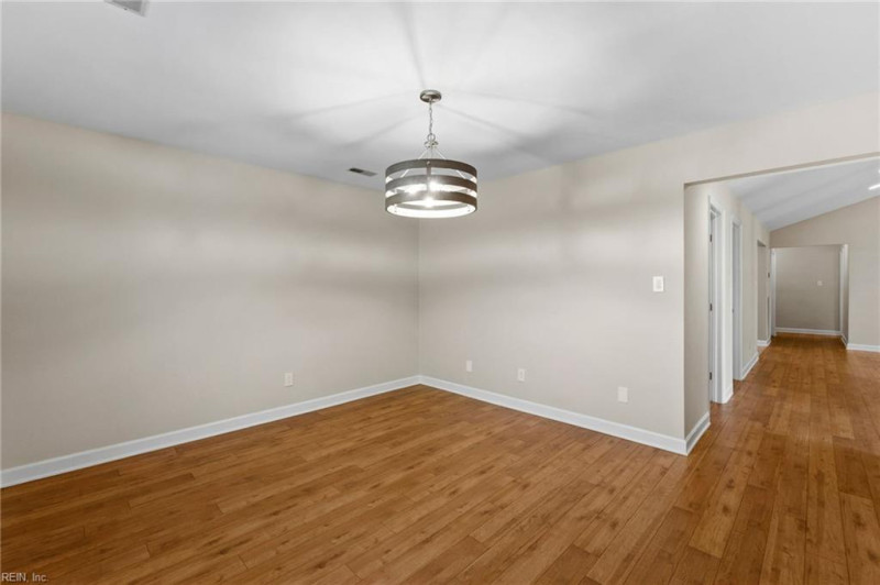 Photo 14 of 38 residential for sale in Virginia Beach virginia