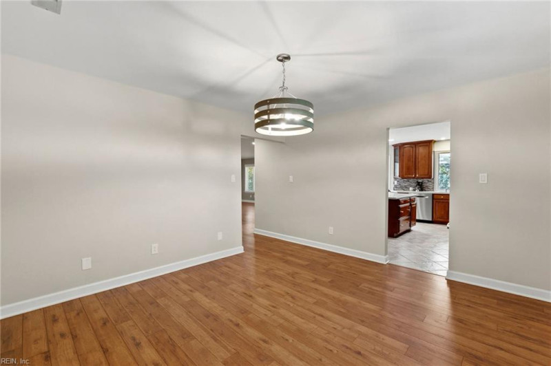 Photo 15 of 38 residential for sale in Virginia Beach virginia