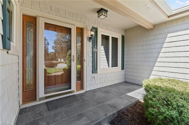 Photo 2 of 38 residential for sale in Virginia Beach virginia