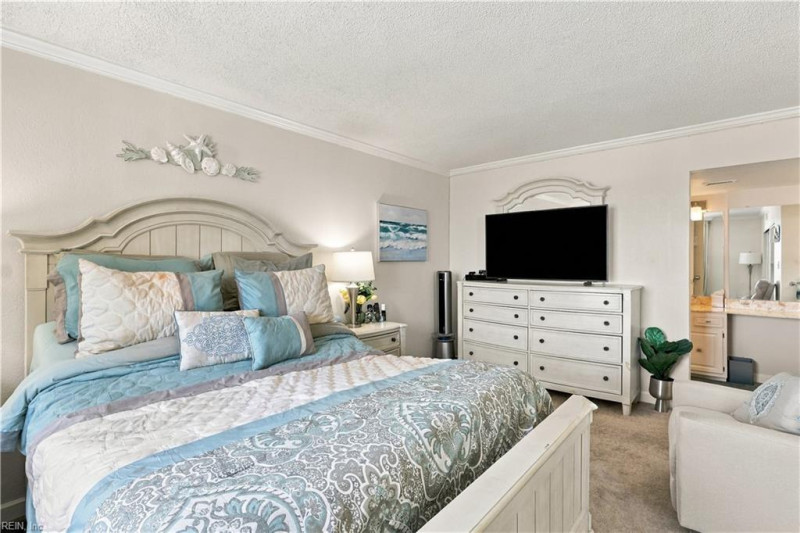 Photo 18 of 33 residential for sale in Virginia Beach virginia