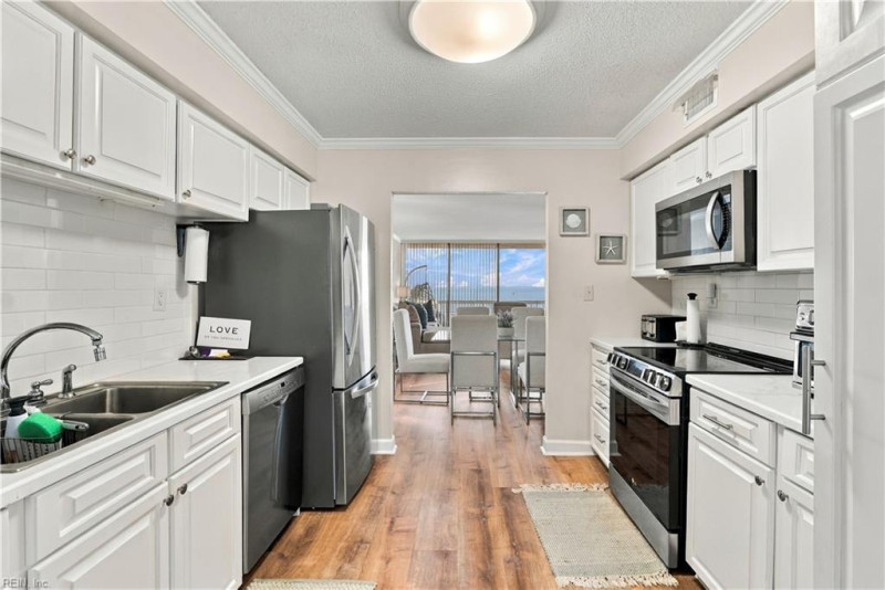Photo 8 of 33 residential for sale in Virginia Beach virginia