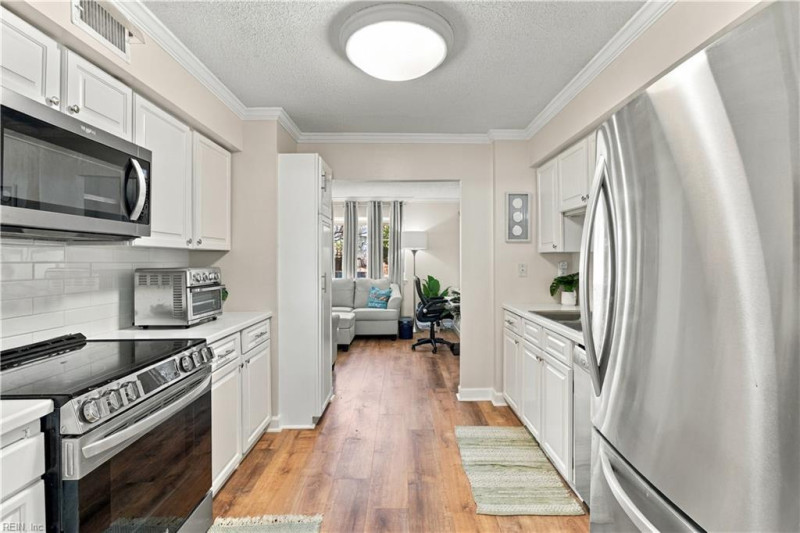 Photo 9 of 33 residential for sale in Virginia Beach virginia
