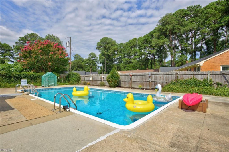 Photo 28 of 40 residential for sale in Chesapeake virginia Photo 28 of 40 residential for sale in Chesapeake virginia