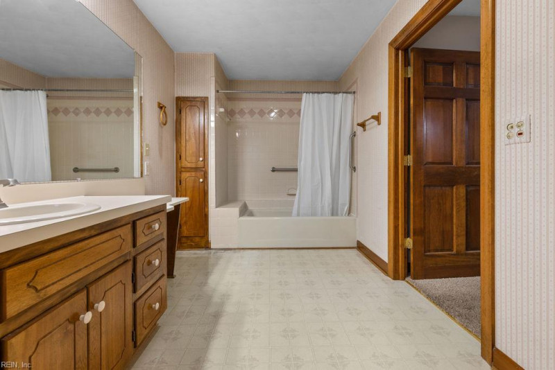 Photo 19 of 45 residential for sale in Franklin virginia