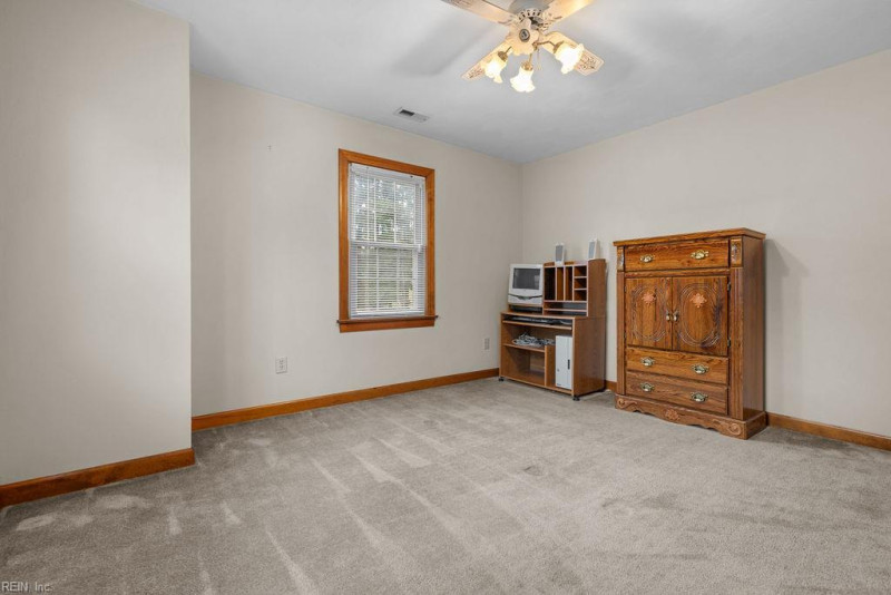 Photo 23 of 45 residential for sale in Franklin virginia