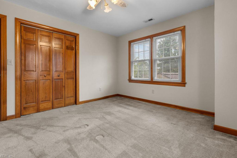Photo 24 of 45 residential for sale in Franklin virginia