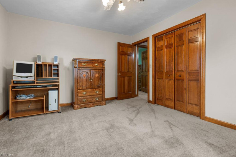 Photo 25 of 45 residential for sale in Franklin virginia