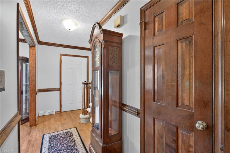 Photo 19 of 36 residential for sale in Chesapeake virginia