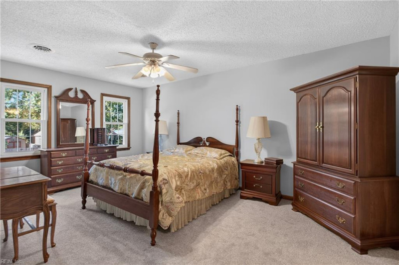 Photo 21 of 36 residential for sale in Chesapeake virginia