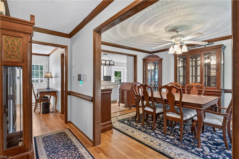 Photo 7 of 36 residential for sale in Chesapeake virginia