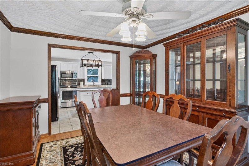 Photo 8 of 36 residential for sale in Chesapeake virginia